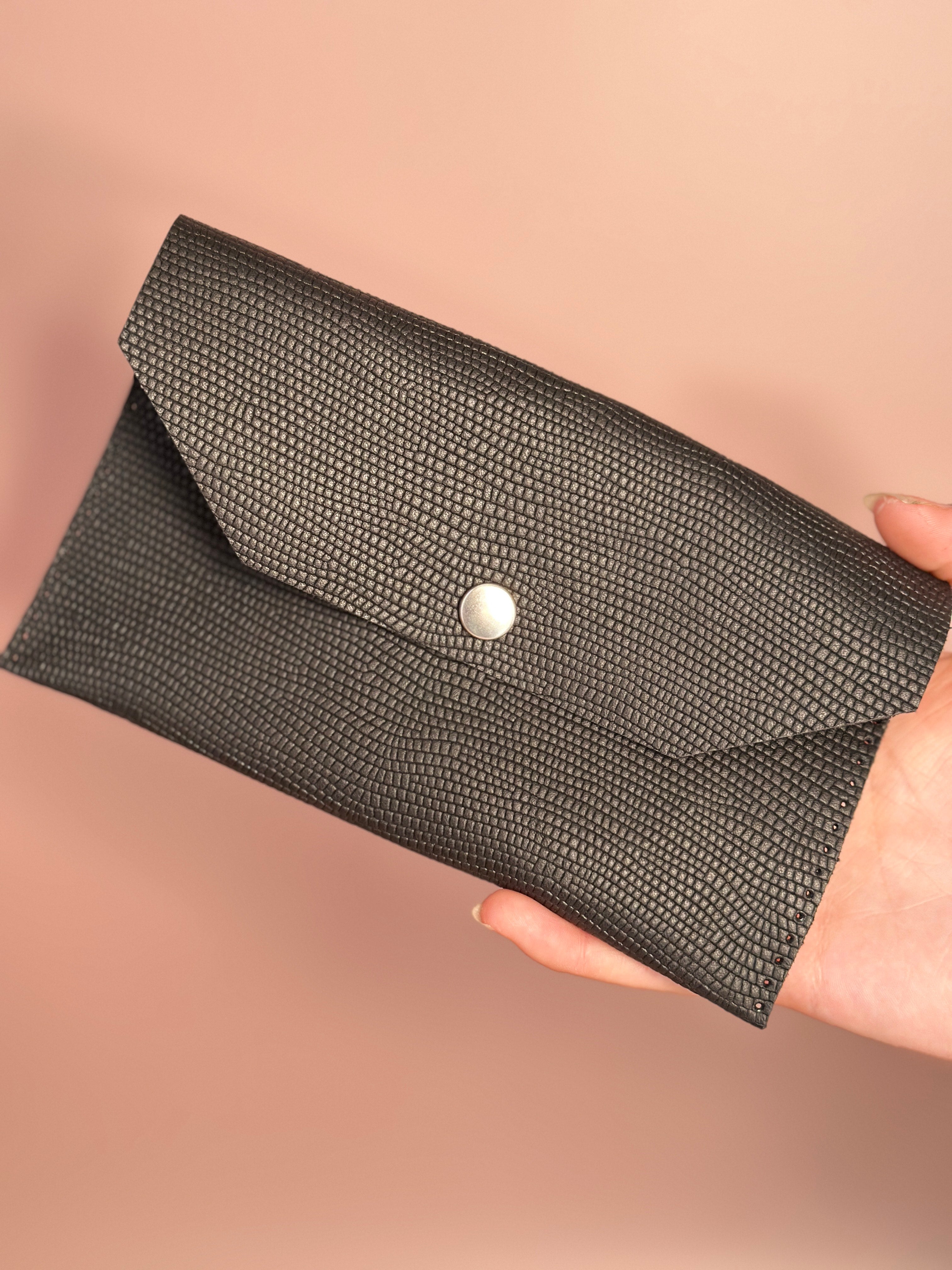 Box DIY Pochette noire effet quadrillé